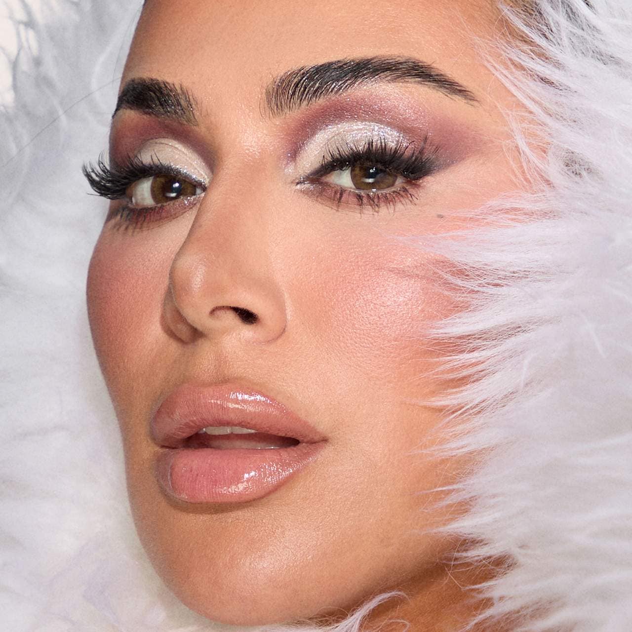 Палетка теней Huda Beauty Icy Nude — фото 2