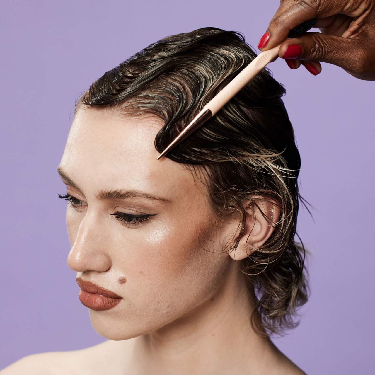 Fenty Beauty The Sidestick Edge Styling Tool - Thumbnail 3