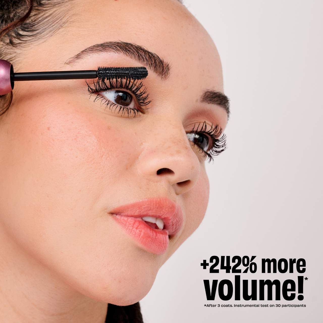 Тушь для объёма ресниц Benefit Cosmetics BADgal Bounce — фото 4