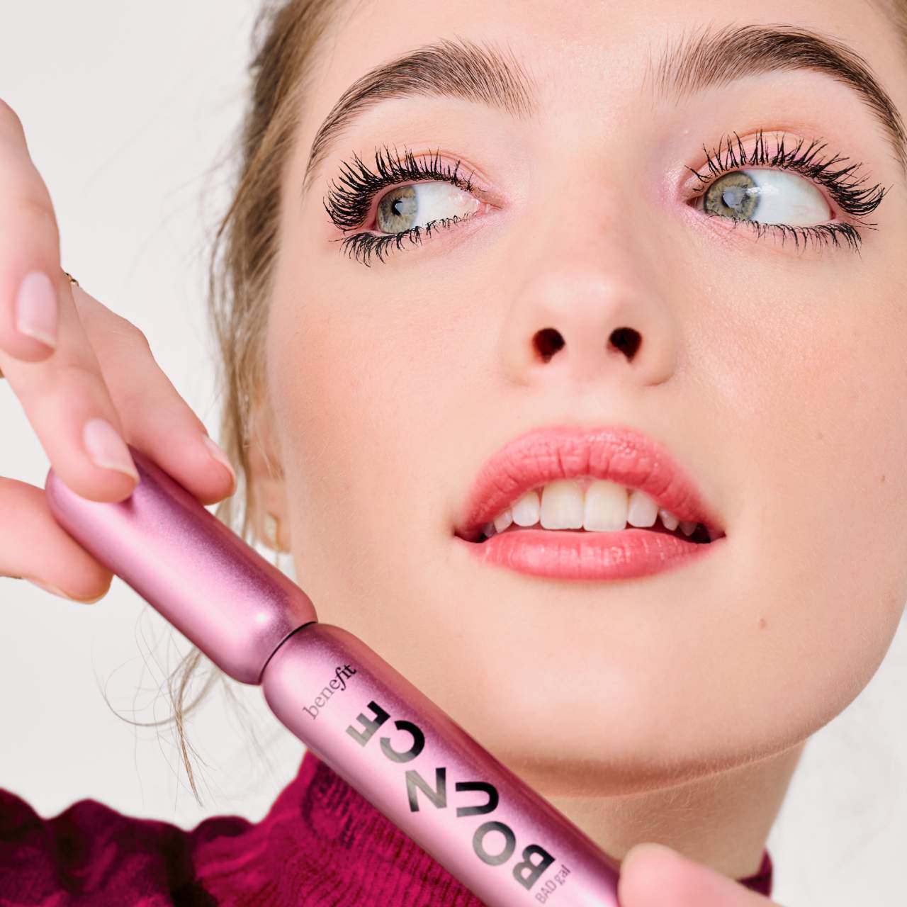 Тушь для объёма ресниц Benefit Cosmetics BADgal Bounce — фото 6