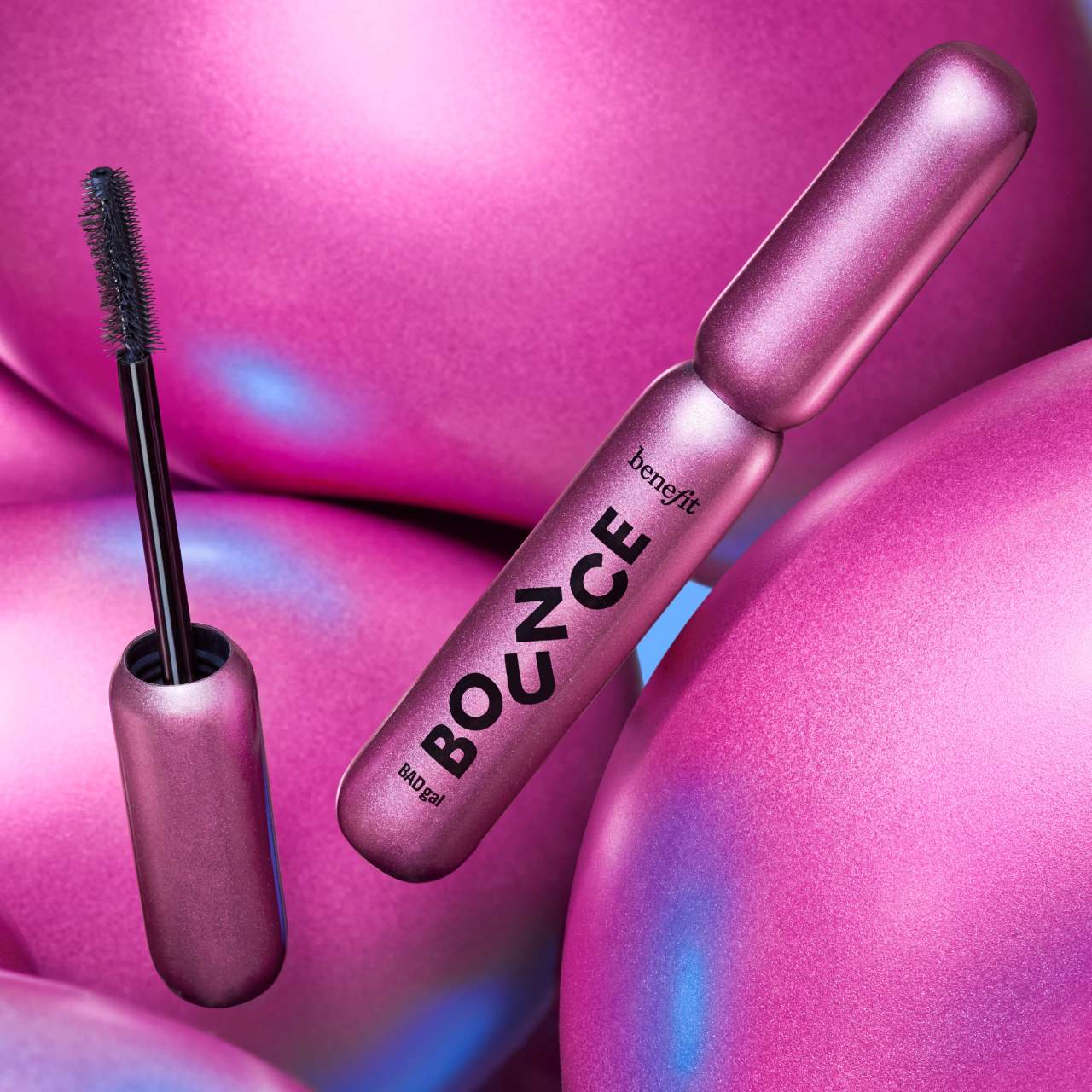 Мини-версия туши для объёма Benefit Cosmetics BADgal Bounce — фото 6