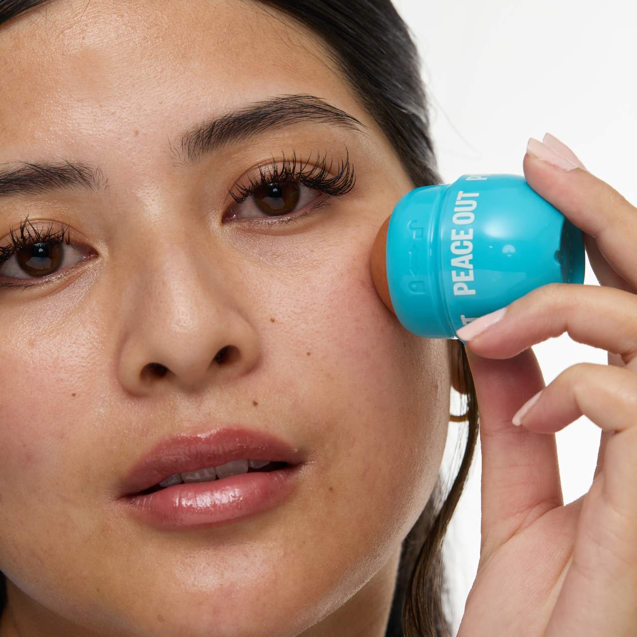 Peace Out Pore & Oil Control Roller - Thumbnail 5