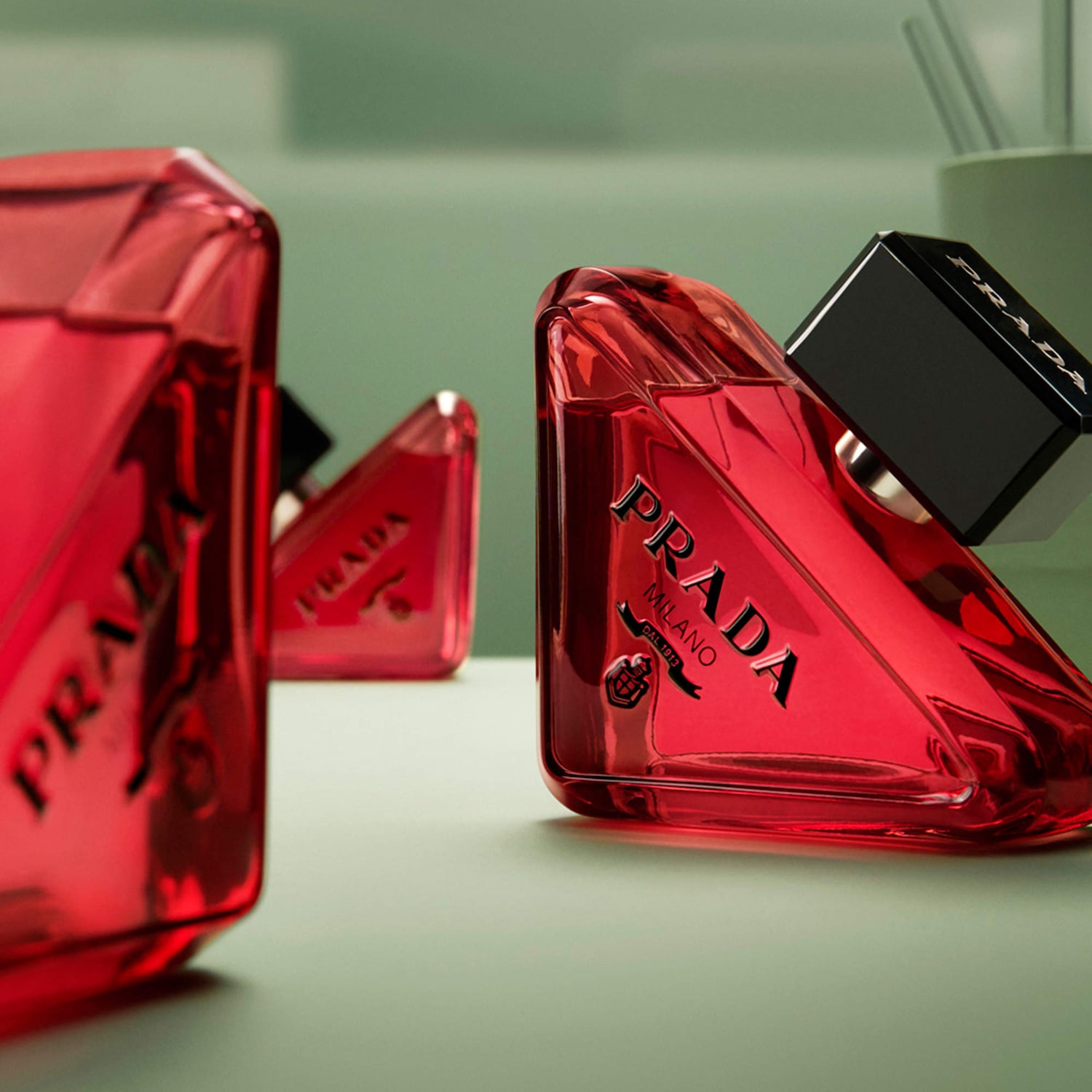 Paradoxe Radical Essence Parfum Travel Spray with Sandalwood