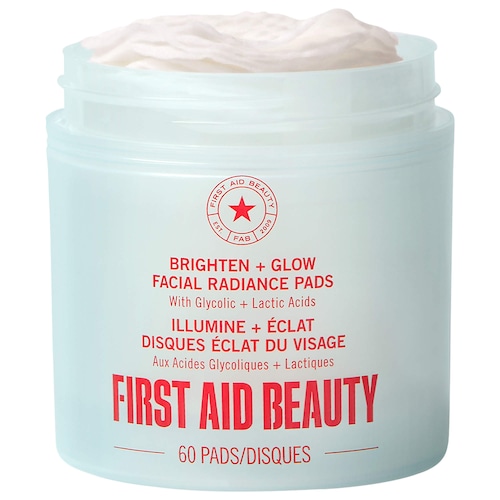 Диски для сияния лица First Aid Beauty Brighten + Glow с гликолевой и молочной кислотами