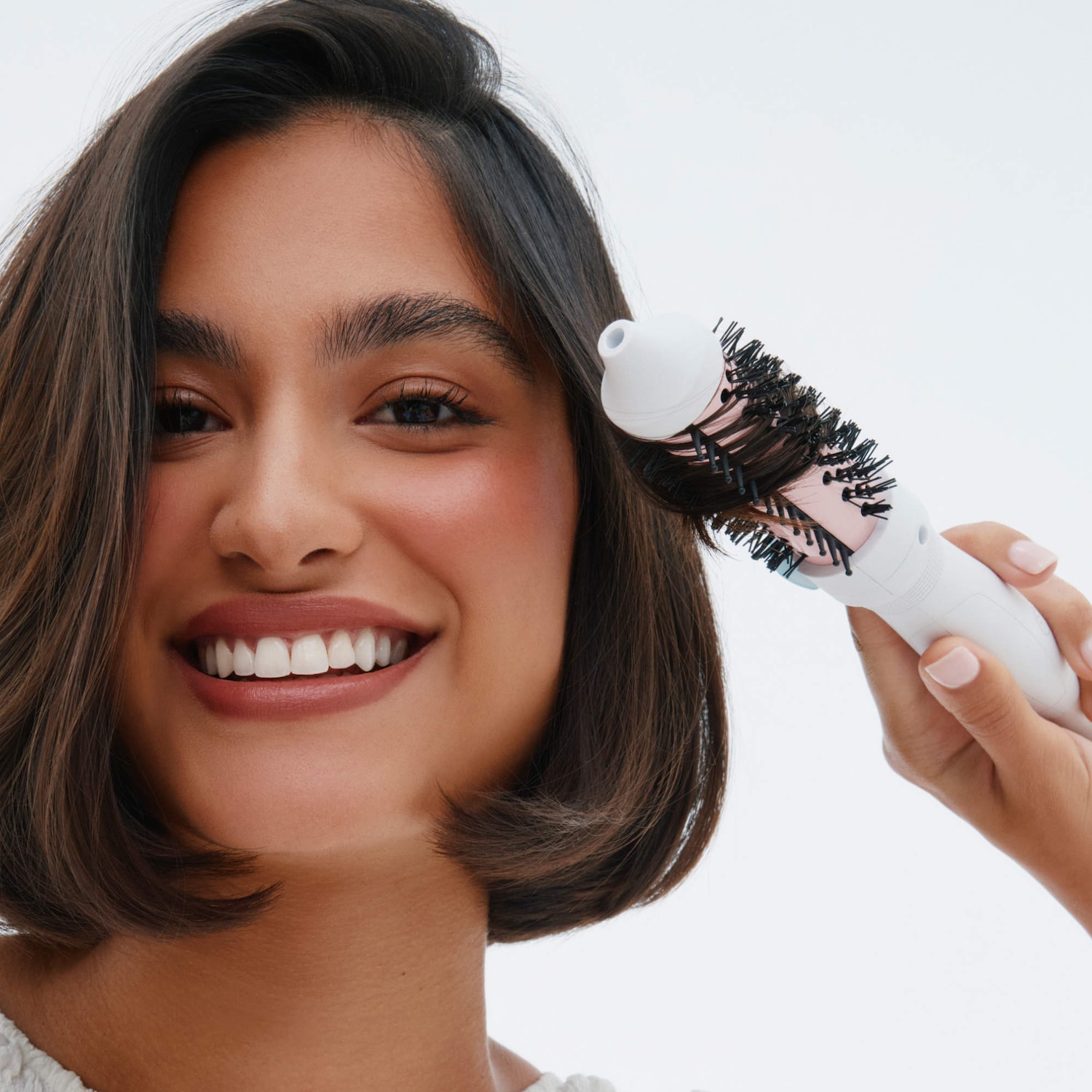 It's Giving Petite Mini Hot Thermal Round Brush - Mane | Sephora