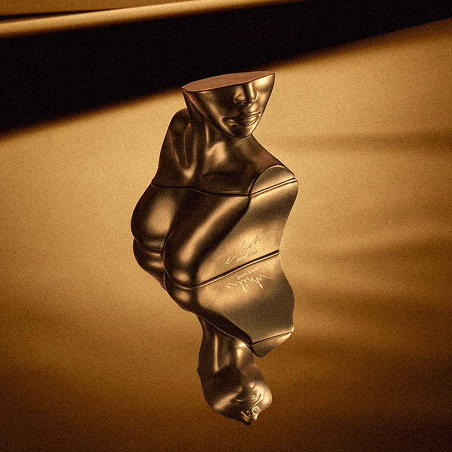 Eilish Eau de Parfum with Vanilla and Musk 3