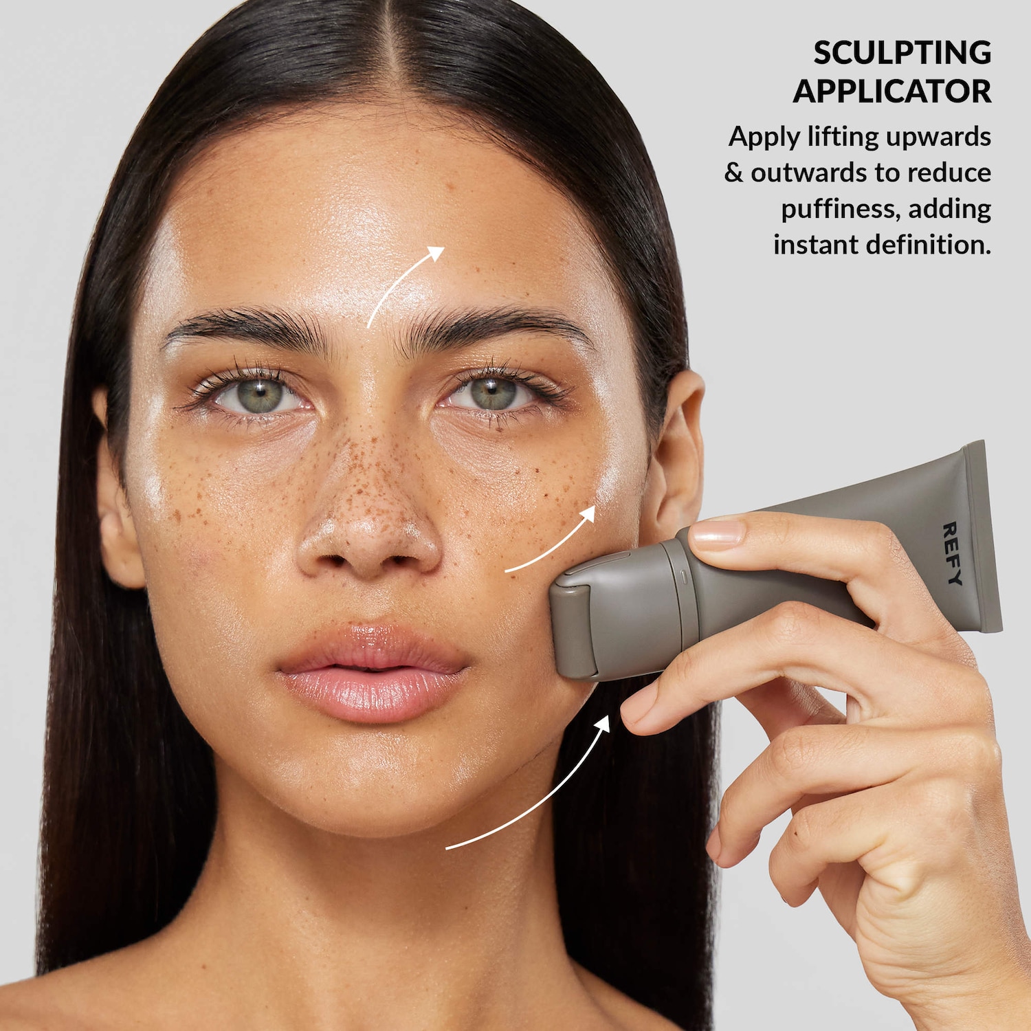 Base sérum pour le visage Éclat et sculpture avec niacinamide