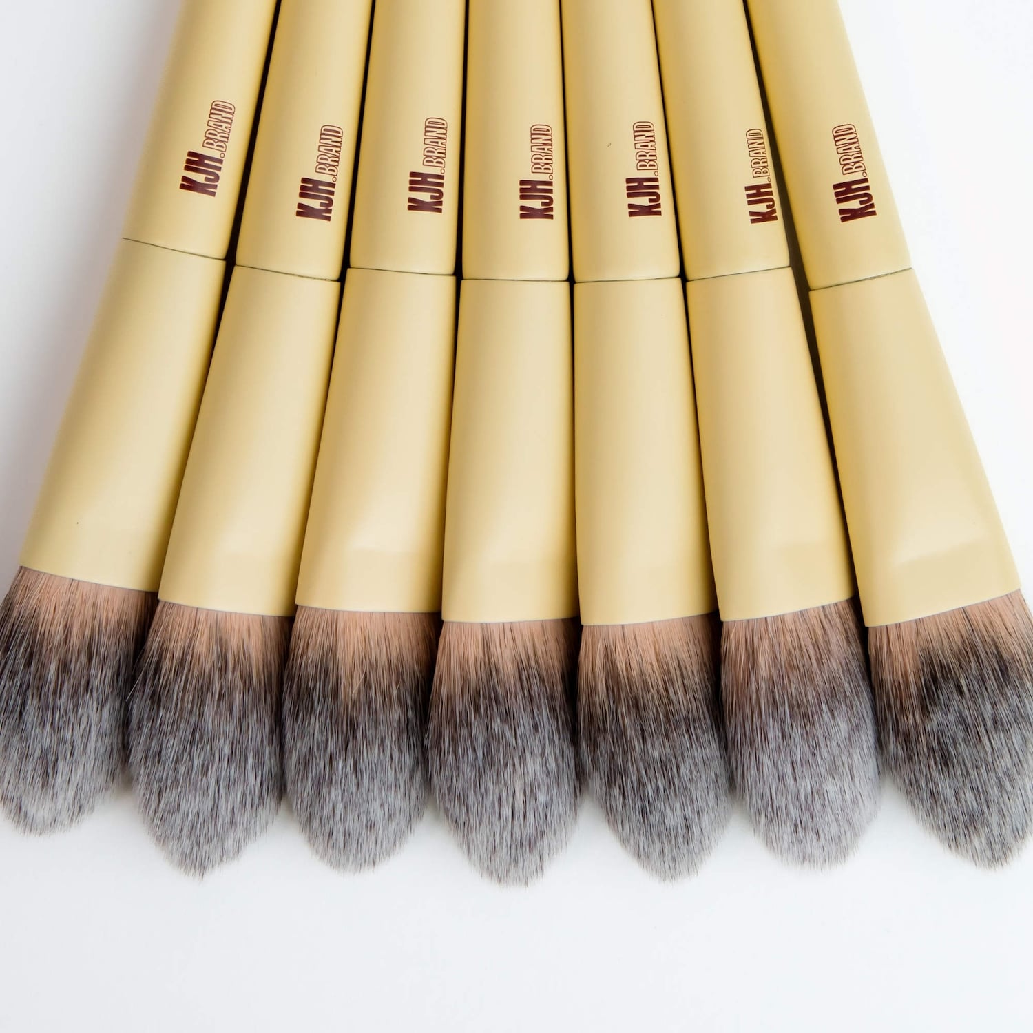 Кисть для кремовых и сухих текстур KJH.brand by Katie Jane Hughes No. 4 — фото 4