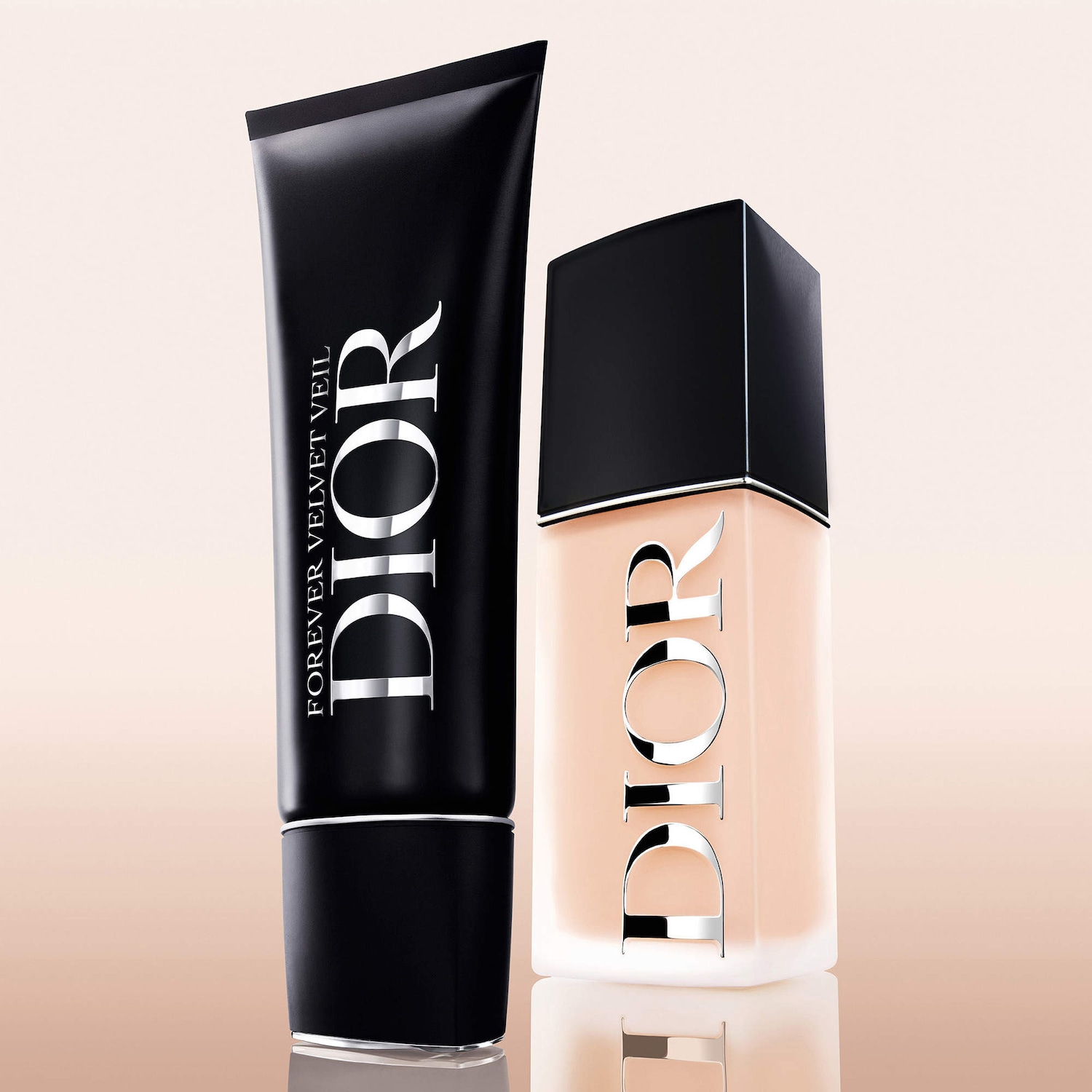 Forever Velvet Veil Blurring & Pore-Refining Matte Primer SPF 15